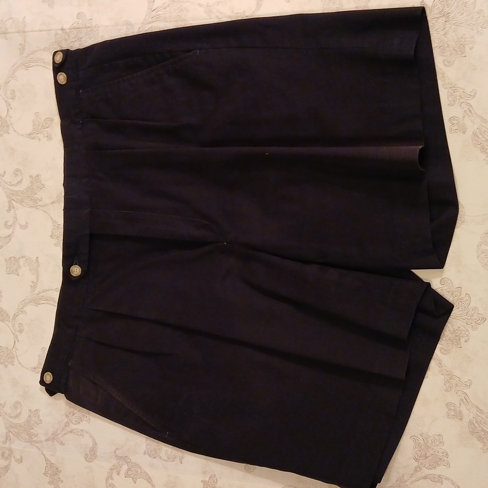 BROOKS BROTHERS BLACK PLEATED SHORTS SIZE 36